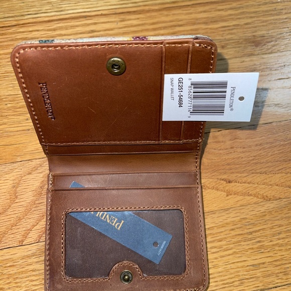 Pendleton Wool Patterned Wallets. - Picture 2 of 6